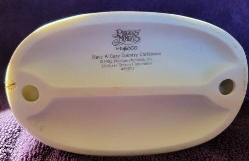 A white plate with the words " have a cozy country christmas ".