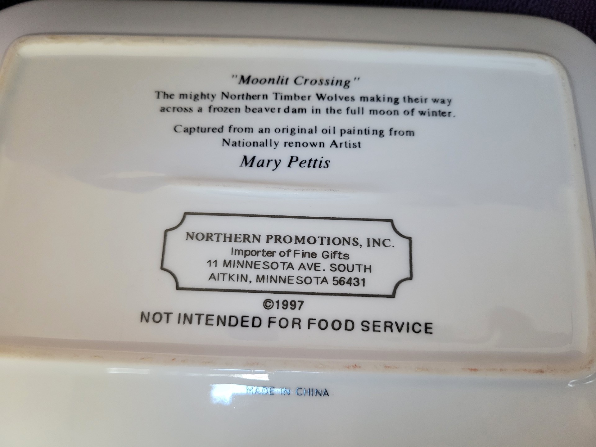 MOONLIT CROSSING Wolf Collector Plate & Howling Wolf Statue - Image 3