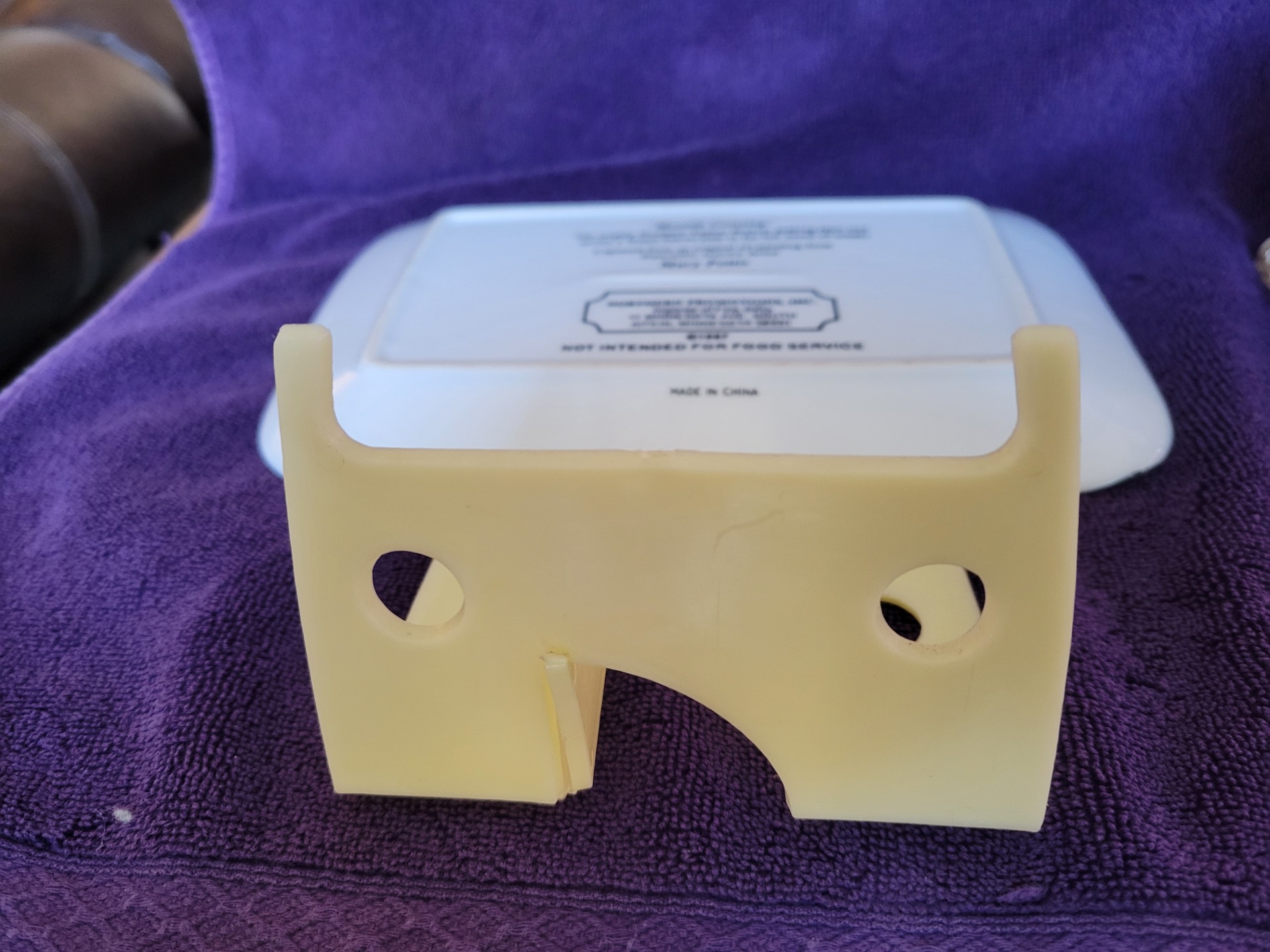 MOONLIT CROSSING Wolf Collector Plate & Howling Wolf Statue - Image 4